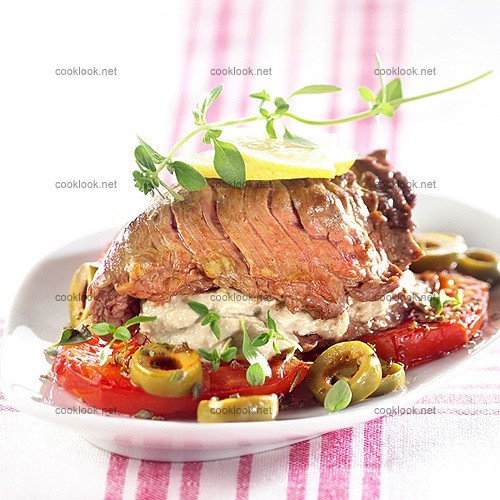 Steaks aux tomates, olives et anchoïade