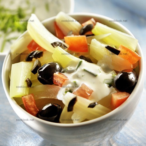 Fenouils et olives noires en salade