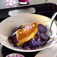 photo recette Foie gras, vitelotte et gelée à la violette