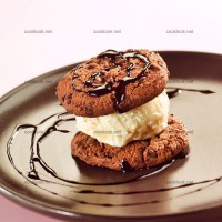 photo recette Cookies, glace vanille et sauce chocolat